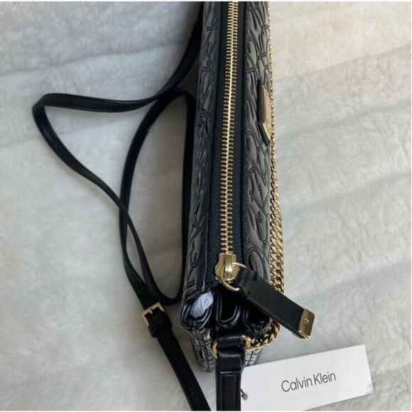 Brand New CK Calvin Klein Logo Embossed Smooth Crossbody Shoulderbag MSRP $158 - Picture 6 of 10